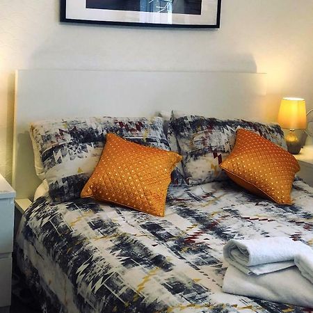 33Sm12 Dreams Unlimited Serviced Accommodations Staines Stanwell Luaran gambar